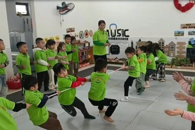 HĐGD kỹ năng sống ” Kỹ năng chia sẻ, hợp tác”- 5TB( GV Trần Thị Thu Hà)